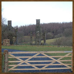 Fencing Gates & Ruin